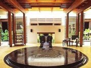 三二行館