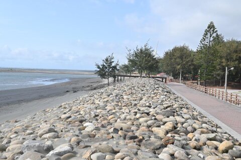 三條崙海水浴場親水公園