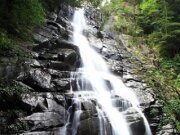 青山瀑布