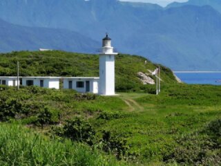 環保公園高處拍攝的奇萊鼻燈塔