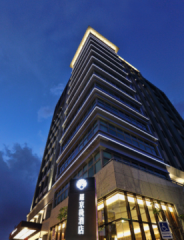 輔首銜環 熱情恬靜Guarding Phoenix Greets You with Professional Service