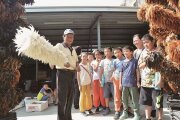 陳忠露雞毛撢子