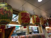 三寶神明用品與傳統文化紀念品材料行