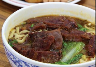 大庭牛肉麵招牌牛肉湯麵